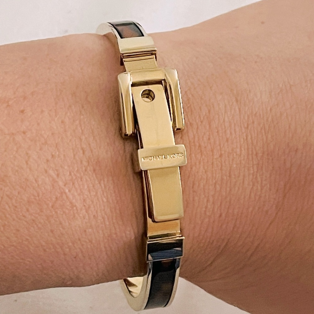 MICHAEL KORS Bracelet in tortoise and gold!